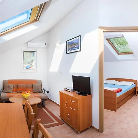 Amazing Apartment In Baska Voda באסקה וודה
