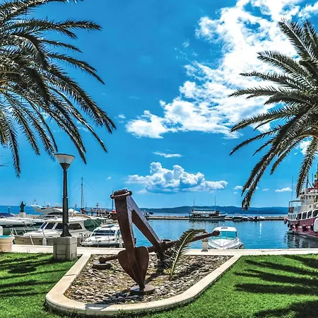 Amazing Apartment In Baska Voda